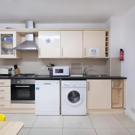 Tooting Broadway Studios & Rooms By Primecityhosts-2